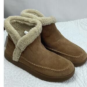 NWT Sanuk Women's Size 8 Brown Nice Bootah Corduroy Bootie Boots